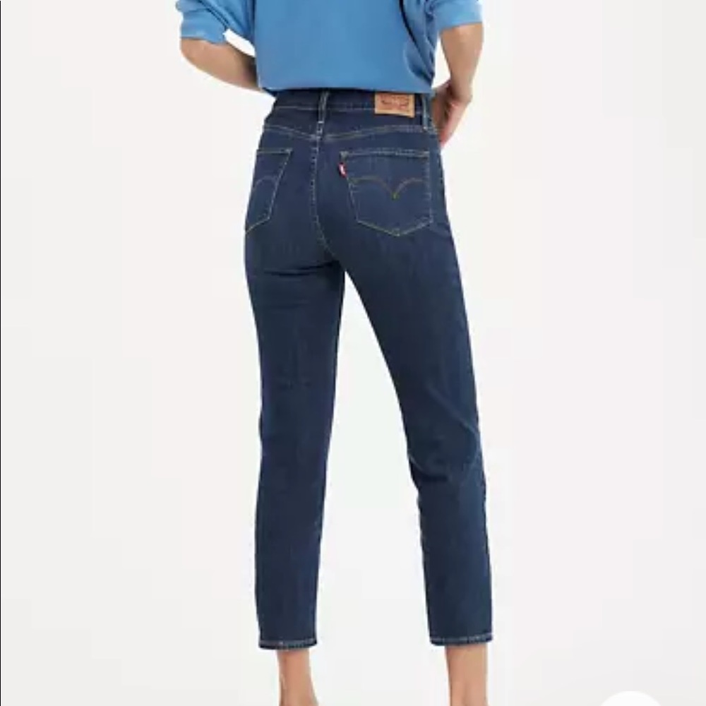 Cropped High Rise Levi’s Jeans - Picture 4 of 7